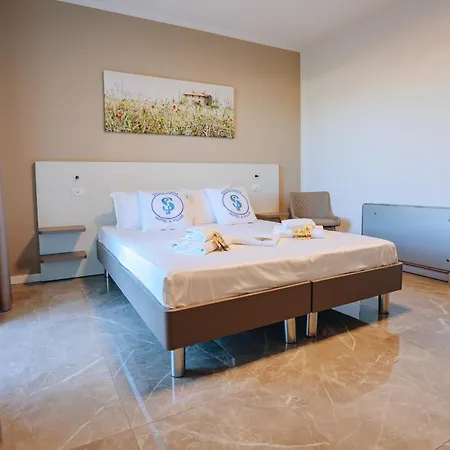 Ranalli Palace 4* 佩斯基耶拉德加达