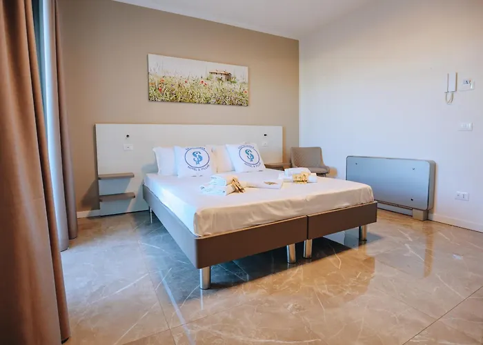 게스트하우스 Ranalli Palace 페스키에라델가르다