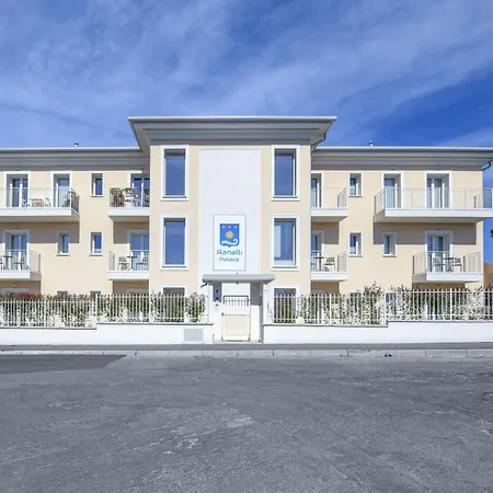بيت ضيافة Ranalli Palace بسكييرا ديل غاردا