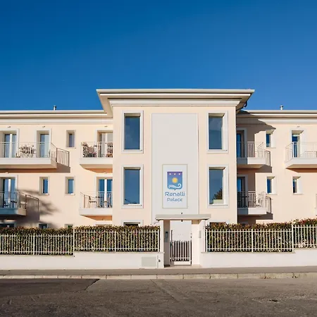 Ranalli Palace Пескьера-дель-Гарда