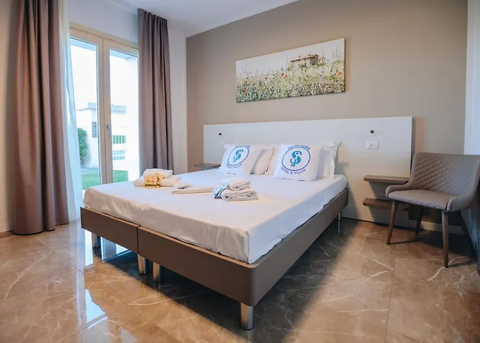 Ranalli Palace Pensión 4*