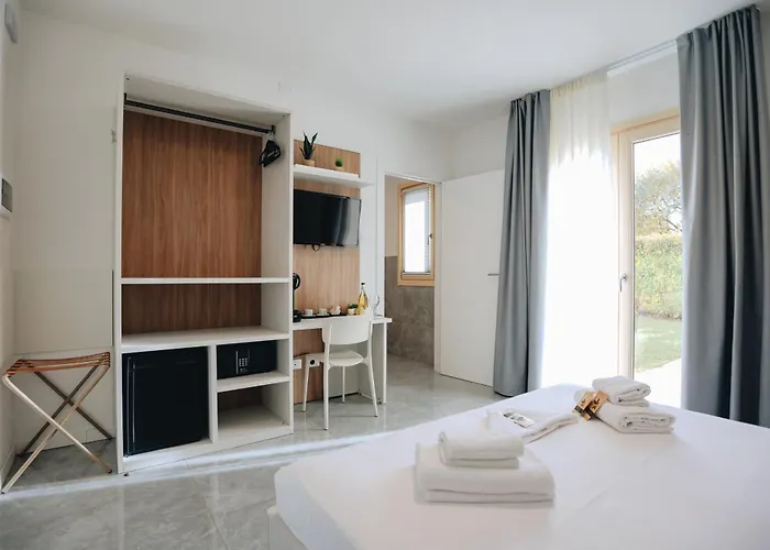 Ranalli Palace Pensión 4*